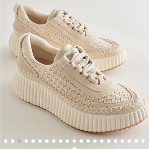 Dolce Vita Dolden Sneakers